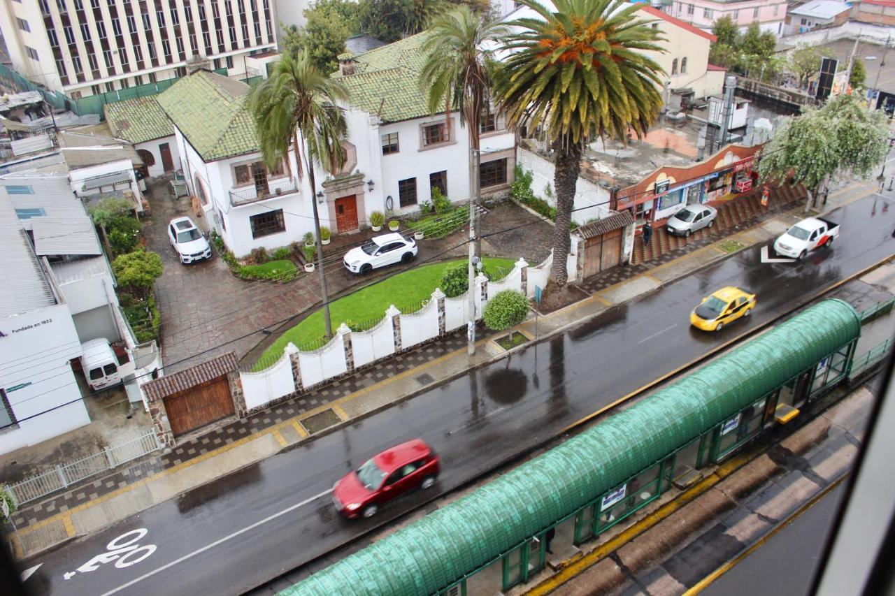 Hotel 6 De Diciembre Quito Esterno foto