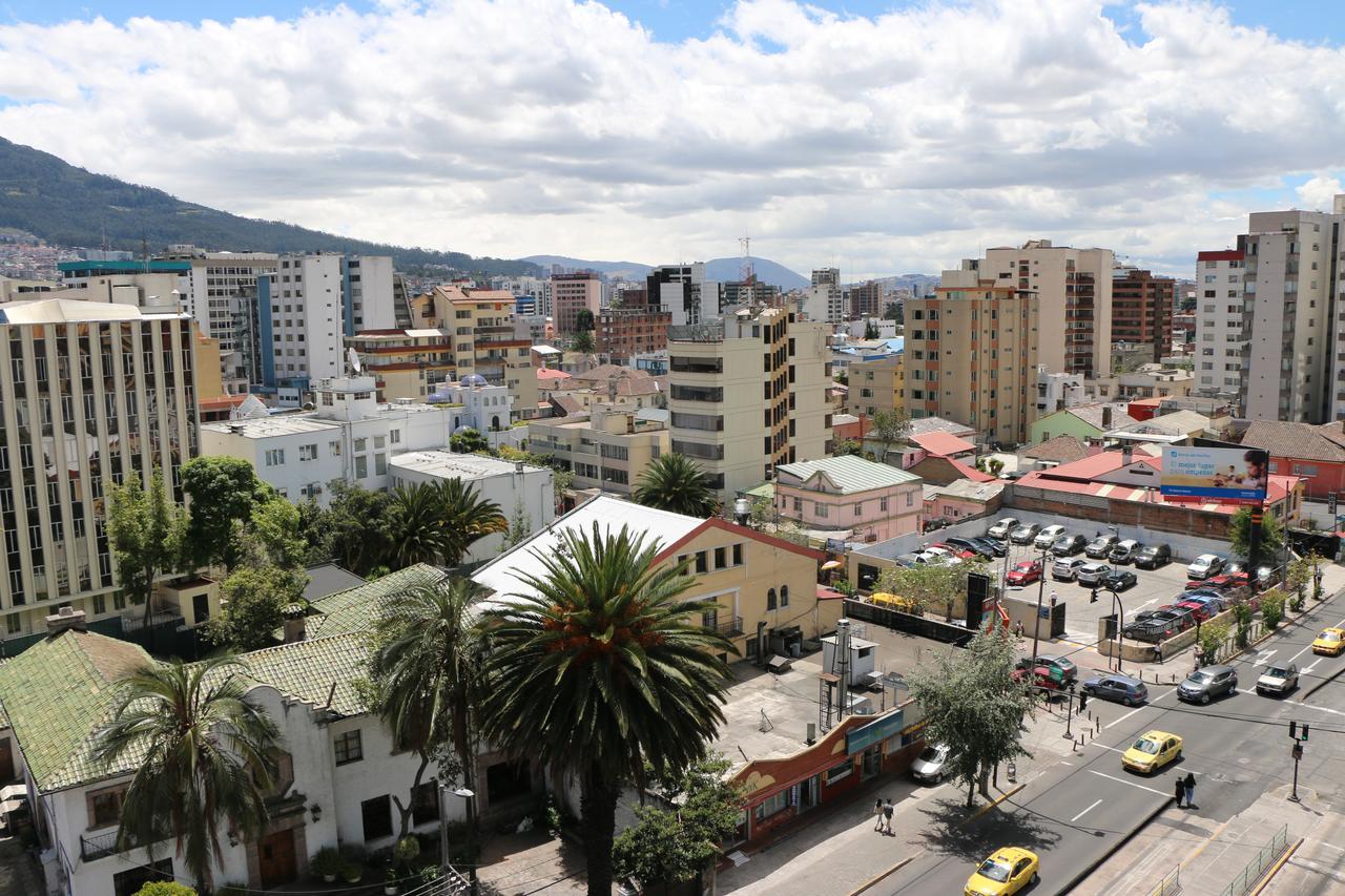 Hotel 6 De Diciembre Quito Esterno foto