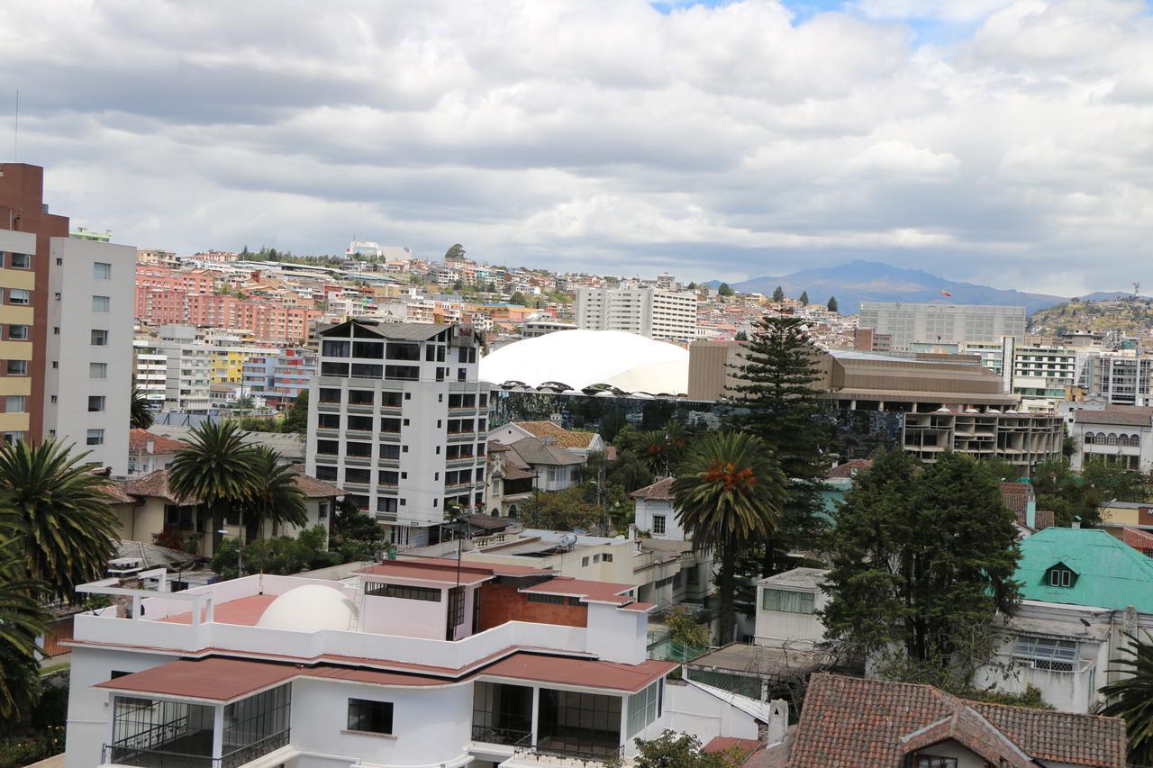 Hotel 6 De Diciembre Quito Esterno foto